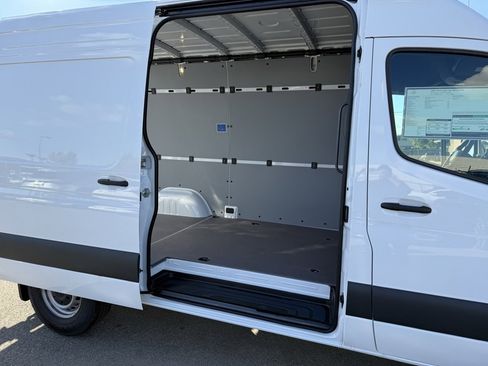 New 2026 Mercedes-Benz Sprinter 2500 image 24