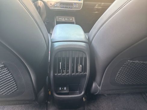 Used 2024 Hyundai Kona Limited FWD image 28