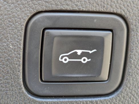 Certified 2022 Cadillac Escalade Sport image 19