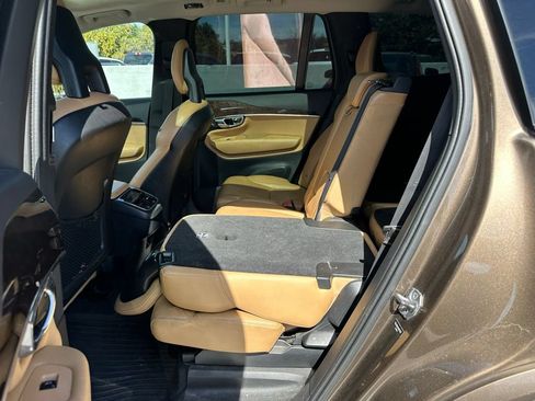 Used 2016 Volvo XC90 T6 Momentum w/ Momentum Plus Package AWD/4WD image 10