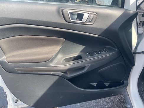 Used 2018 Ford EcoSport SE w/ SE Convenience Package image 20