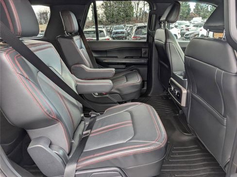 Used 2023 Ford Expedition Limited image 11