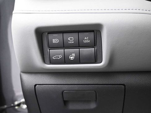 Used 2024 Toyota Highlander Platinum AWD/4WD image 10
