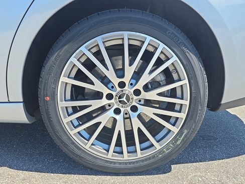 Used 2025 Mercedes-Benz CLA 250 4MATIC image 31