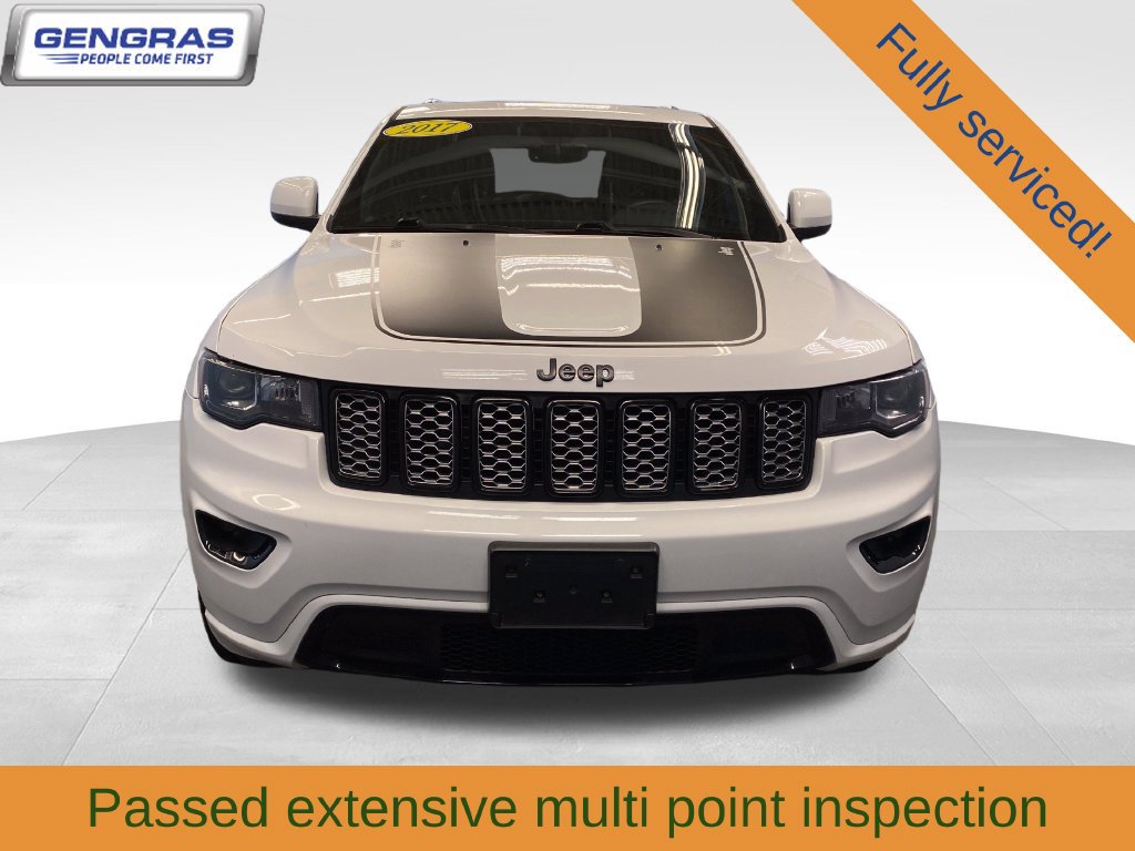 Certified 2017 Jeep Grand Cherokee Altitude AWD/4WD image 3