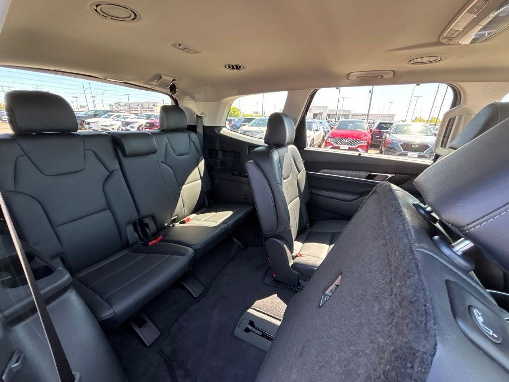 Used 2024 Kia Telluride EX w/ EX Captain's Chair Package AWD/4WD image 39