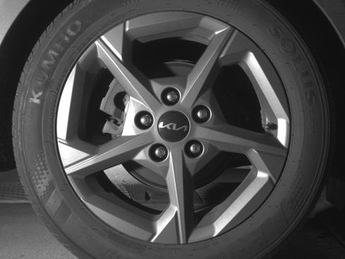 Used 2025 Kia K4 LXS image 15