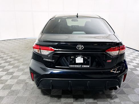 Used 2025 Toyota Corolla SE FWD image 4