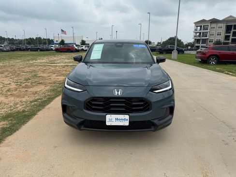 Certified 2025 Honda HR-V Sport image 3