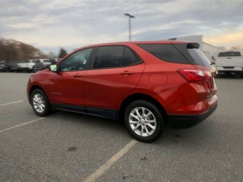 Used 2020 Chevrolet Equinox LS w/ LS Convenience Package image 6