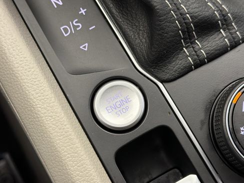 Used 2023 Volkswagen Atlas SEL image 23