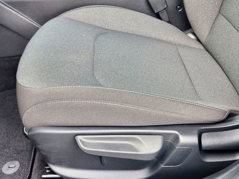 New 2025 Kia K4 LXS image 17