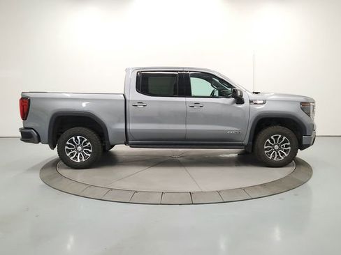 Used 2023 GMC Sierra 1500 AT4 w/ Technology Package AWD/4WD image 8