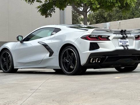 Used 2021 Chevrolet Corvette Stingray Premium Cpe w/ Z51 Performance Package RWD image 3