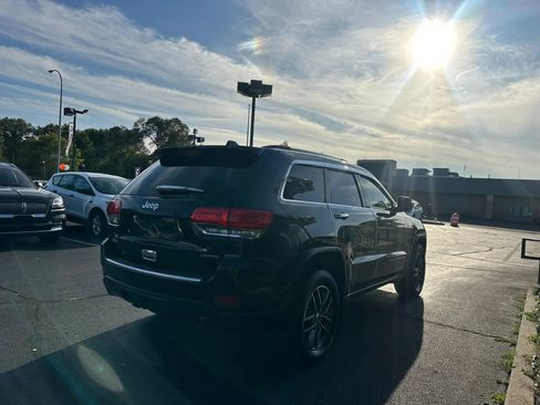 Used 2017 Jeep Grand Cherokee Limited AWD/4WD image 4