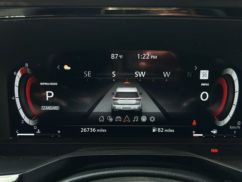 Used 2025 Nissan Pathfinder Platinum FWD image 29
