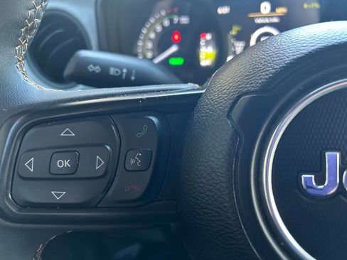 Used 2024 Jeep Wrangler Unlimited image 24