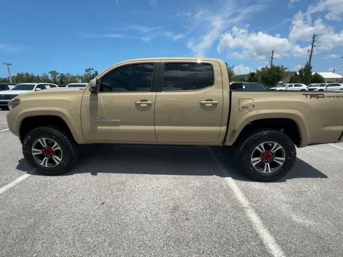 Used 2017 Toyota Tacoma TRD Sport w/ Premium & Technology Package RWD image 5