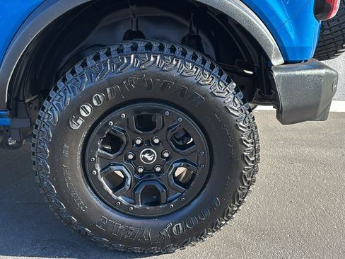 Certified 2022 Ford Bronco Wildtrak AWD/4WD image 9