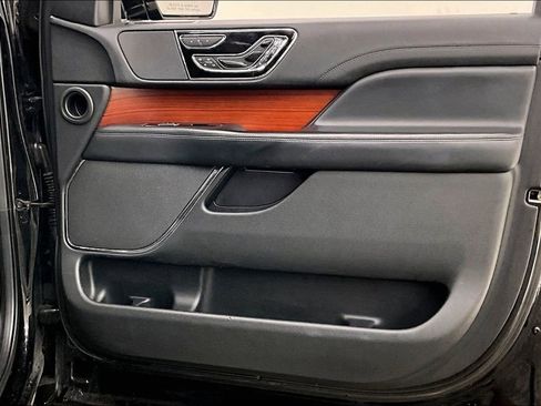 Used 2021 Lincoln Navigator L Reserve image 25