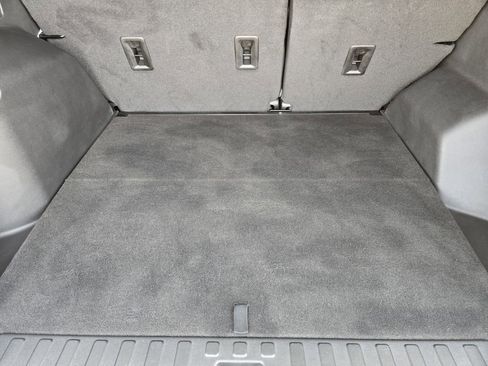 Used 2023 Chevrolet Equinox RS FWD image 31