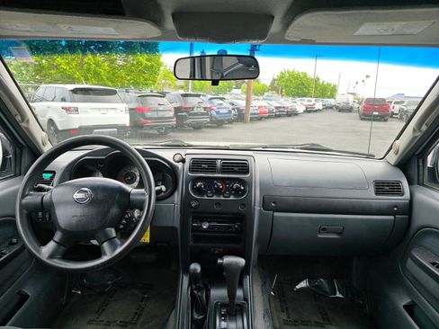 Used 2004 Nissan Frontier S/C AWD/4WD image 12
