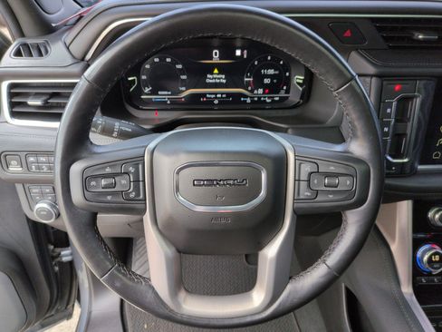 Used 2022 GMC Yukon XL Denali image 18