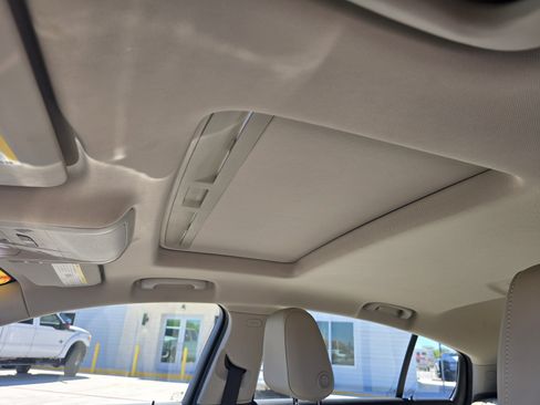 Used 2018 Buick Regal Essence image 15