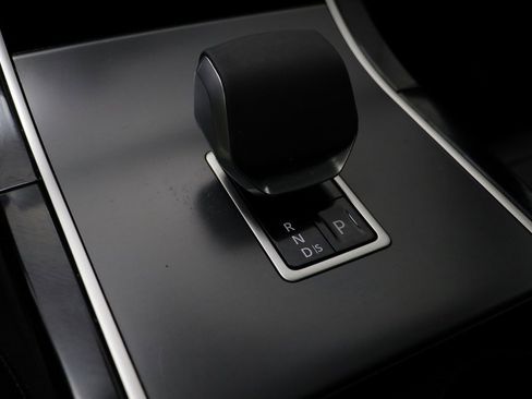 Used 2026 Land Rover Range Rover Velar S image 13