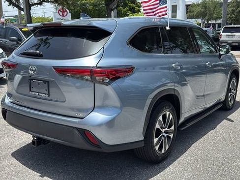 Used 2022 Toyota Highlander XLE FWD image 10