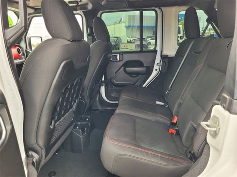Used 2022 Jeep Wrangler Unlimited Rubicon image 18