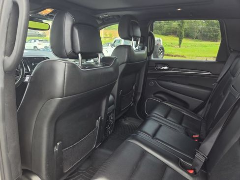 Used 2019 Jeep Grand Cherokee Overland AWD/4WD image 31