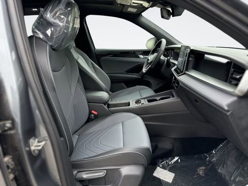 New 2026 Volkswagen Tiguan SE R-Line FWD image 24