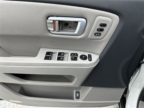 Used 2012 Honda Pilot Touring image 13