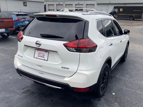 Used 2019 Nissan Rogue S w/ Special Edition Package FWD image 17