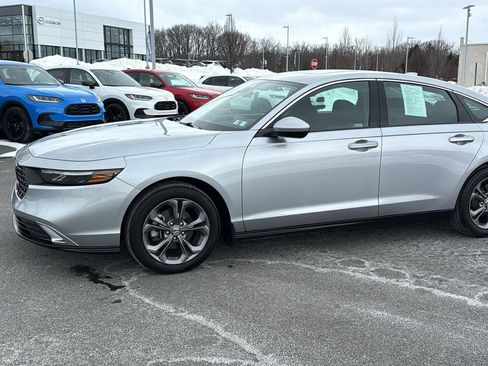 Used 2023 Honda Accord EX image 14