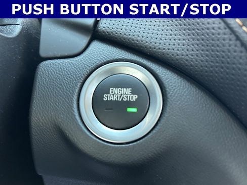 Used 2018 Chevrolet Equinox Premier image 12