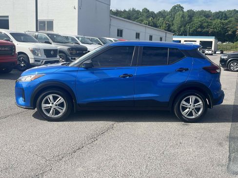 Used 2022 Nissan Kicks S w/ Interior Electronics Package FWD image 4