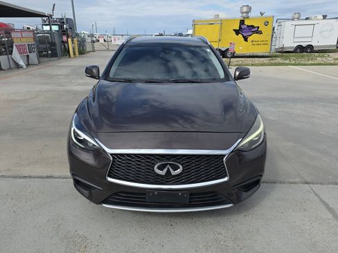 Used 2019 INFINITI QX30 FWD image 4