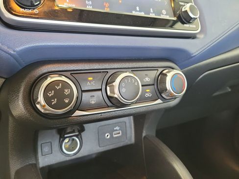 Used 2023 Nissan Versa SV w/ Electronics Package FWD image 30