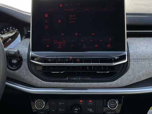 Used 2024 Jeep Compass Sport image 16