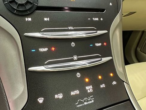 Used 2014 Lincoln MKZ w/ Equipment Group 101A Select image 17