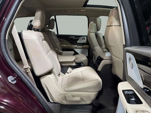 Certified 2023 Lincoln Aviator Reserve w/ Equipment Group 201A image 27