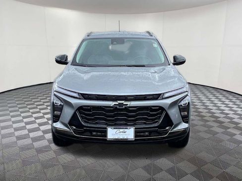 Used 2025 Chevrolet Trax ACTIV w/ Driver Confidence Package FWD image 2