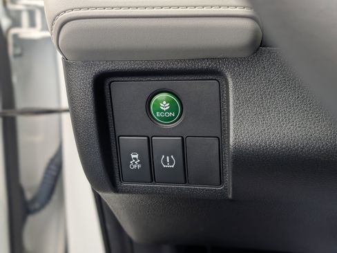 Used 2021 Honda HR-V LX image 4