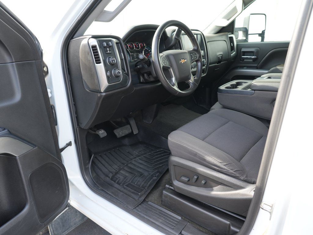 Used 2018 Chevrolet Silverado 2500 LT AWD/4WD image 13