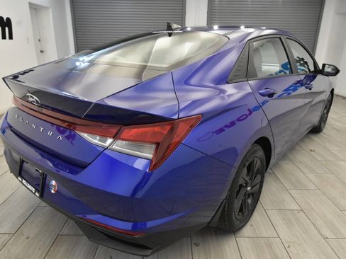 Used 2023 Hyundai Elantra SEL image 5