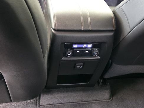 Used 2020 Chevrolet Traverse LT AWD/4WD image 9