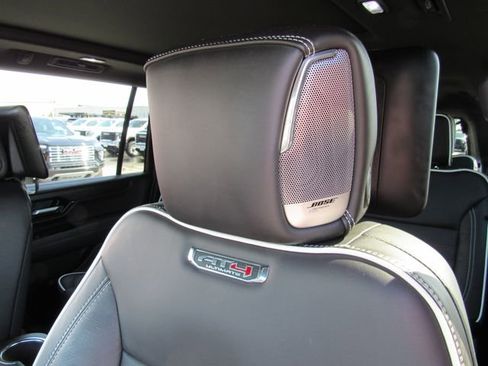 Used 2025 GMC Yukon XL AT4 Ultimate AWD/4WD image 15