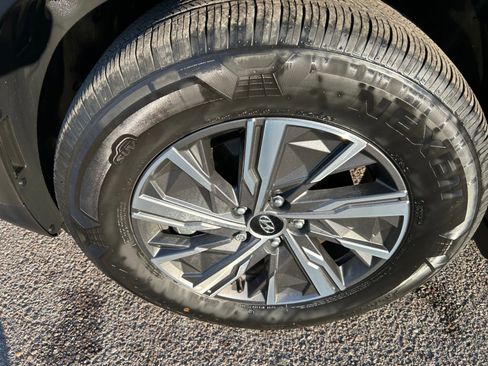 Used 2024 Hyundai Tucson Blue image 12